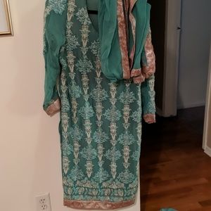 Indian/Pakistani shalwar kameez
